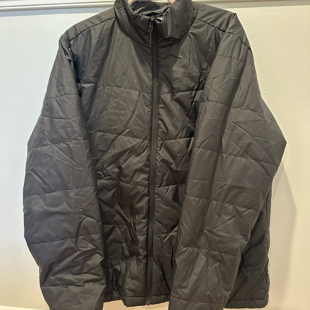 The North Face Men's Black Puffer Jacket - Picture 2 of 4